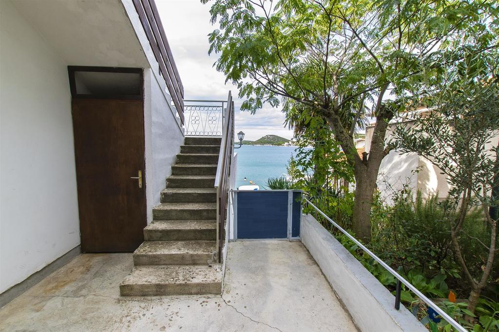 Apartment Branka Tisno Exterior photo